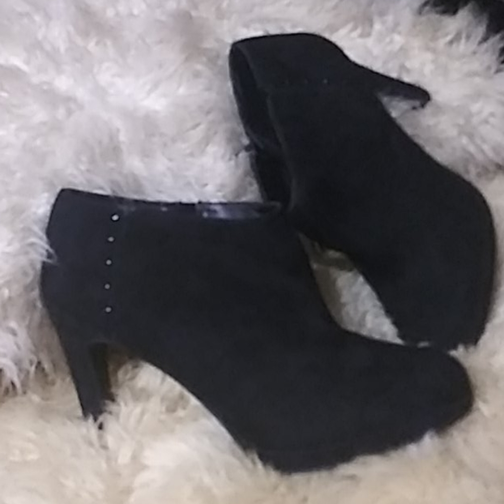 Kelly & Katie black suede booties sz 10 NWT